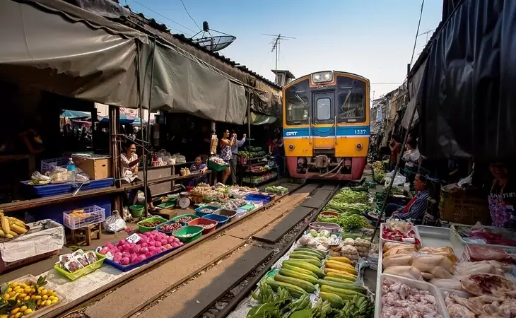 Samut Songkhram Railway Market