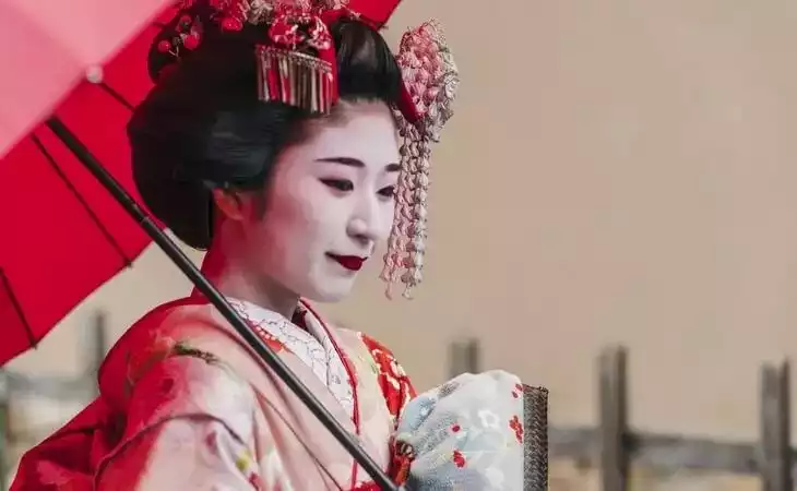 Meet a Maiko in Kyoto
