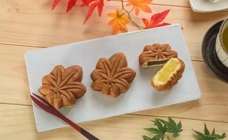 Momiji Manju