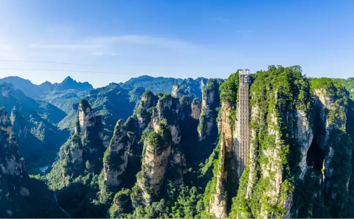 The world's tallest outdoor lift