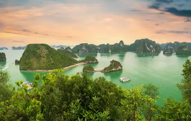 DAYS 2: CRUISE HALONG BAY