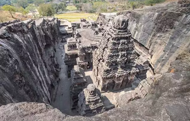 DAY 3: DISCOVER ELLORA