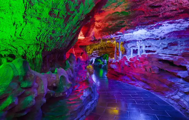 DAY 3: HUANGLONG CAVE