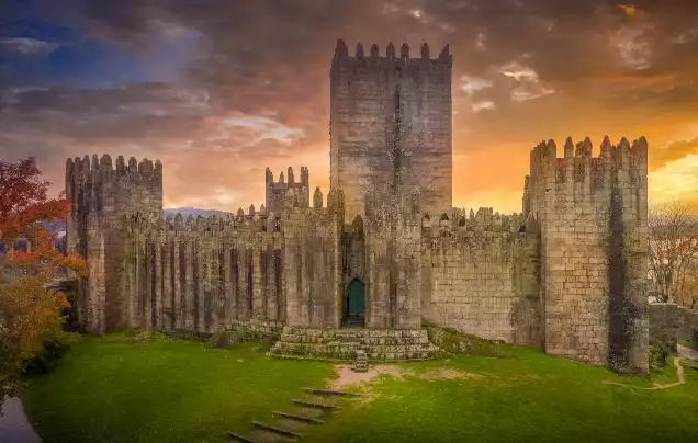 Day 4: Via Guimarães and Braga to Viana do Castelo