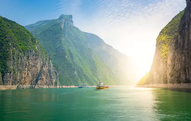 Day 9-10: Yangtze River Cruise