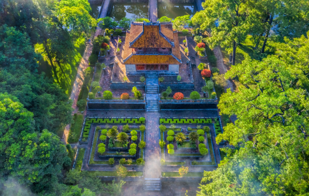 Day 16: Cruise – Explore Hue