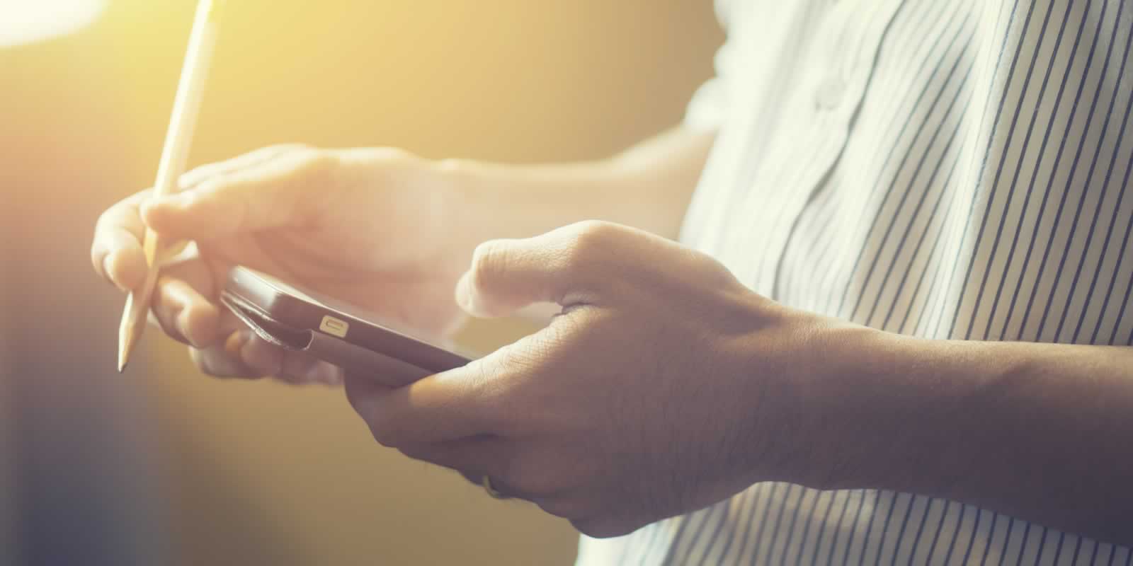 How to download and install an Airalo eSIM 